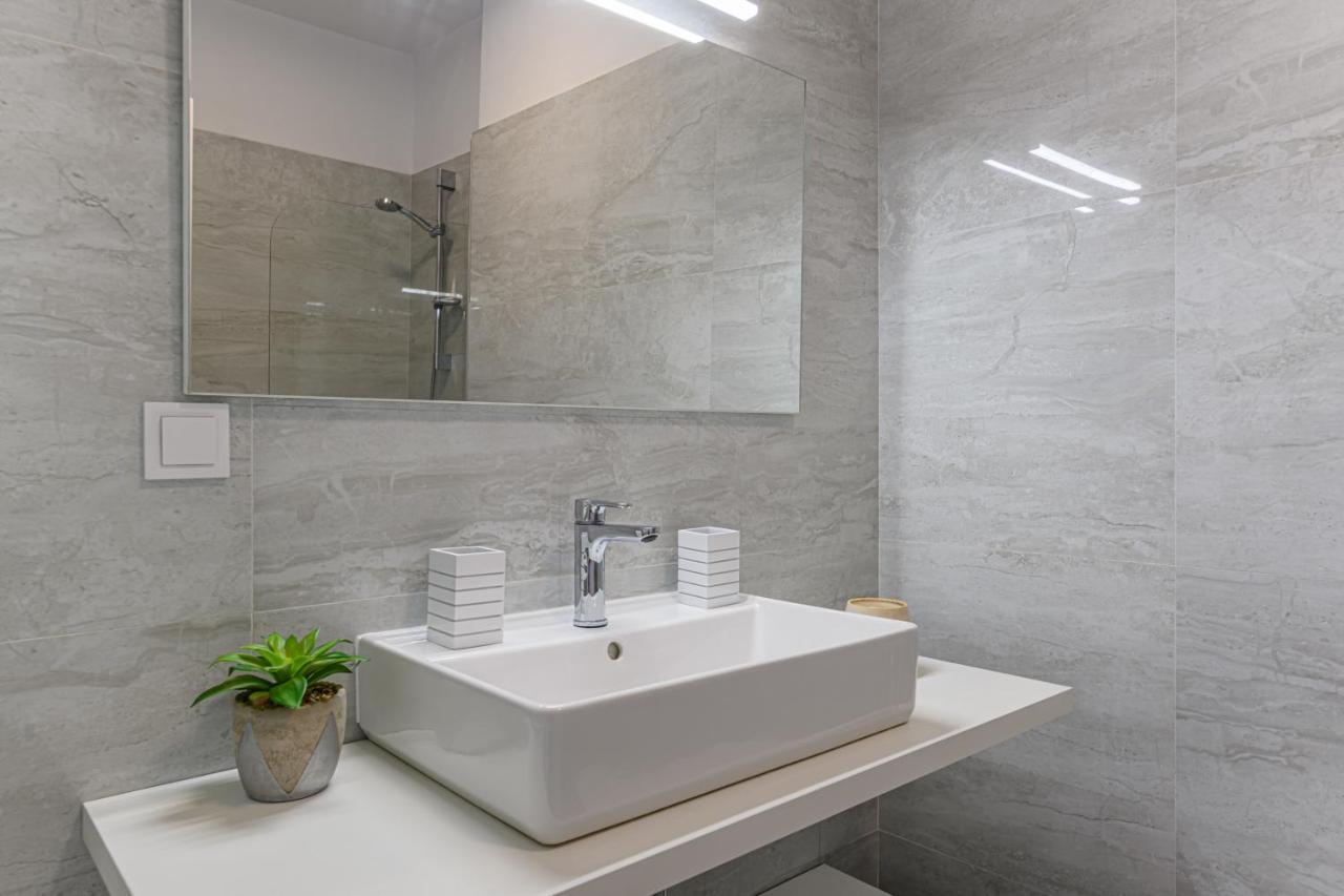 Rentforcomfort Dynamic Apartment Брашов Экстерьер фото
